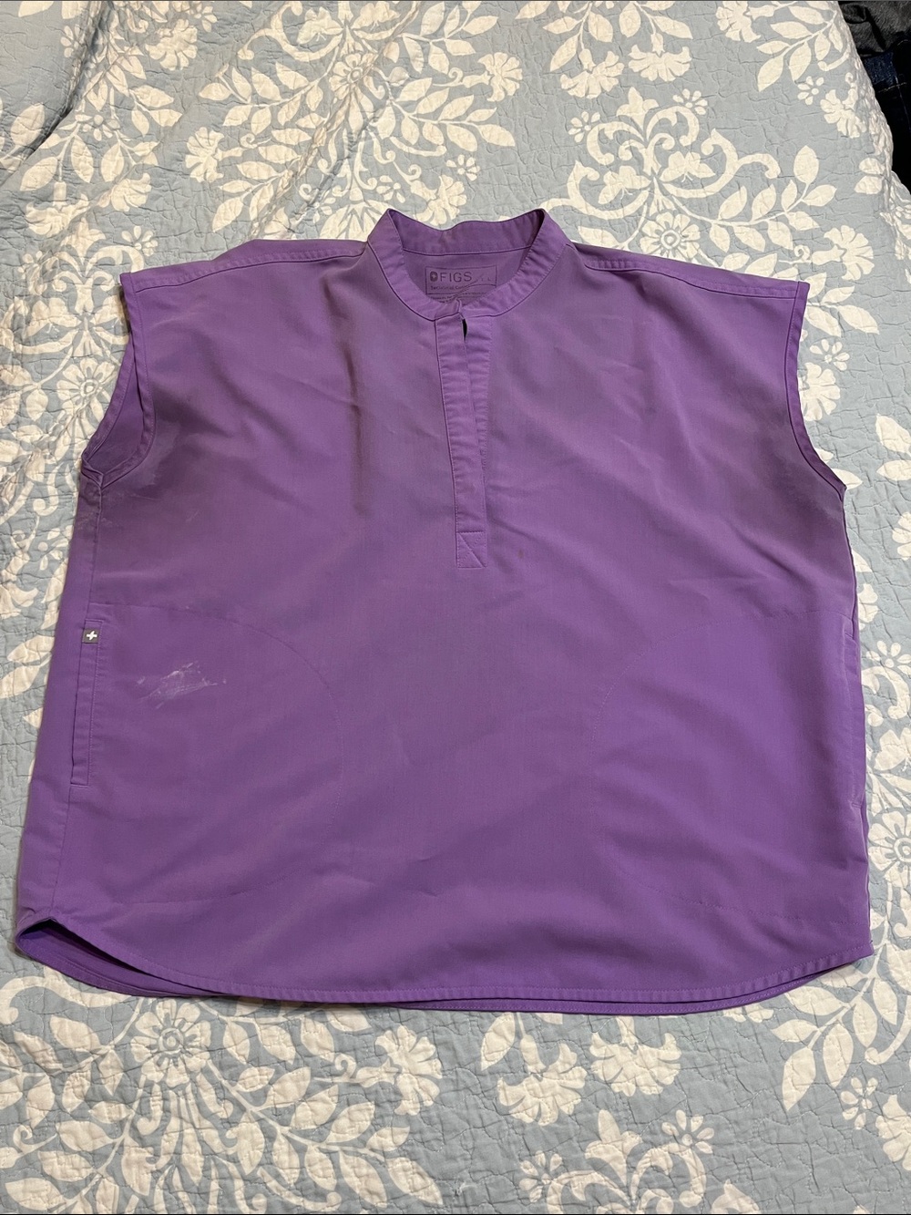 Figs Women’s Oversized Sleeveless Medical Top in Purple